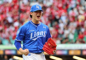 Young fireballer thriving under pressure during 1st KBO postseason